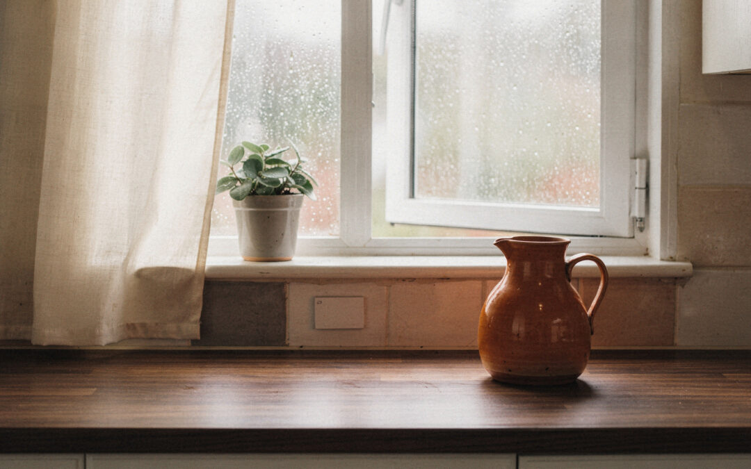 When the House Feels Too Small: Change the Air for Two Minutes When the House Feels Too Small: Change the Air for Two Minutes